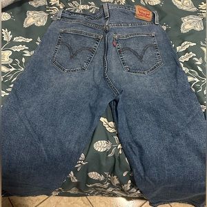 Levi’s Ribcage Straight Ankle Jeans